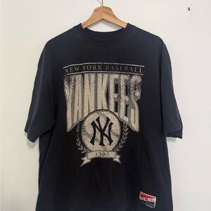 New Era Black Yankees Short Sleeve Tee